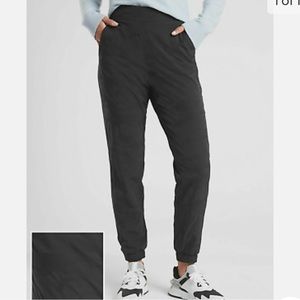 ATHLETA Brooklyn Textured Lined Jogger Pant in Black Camo